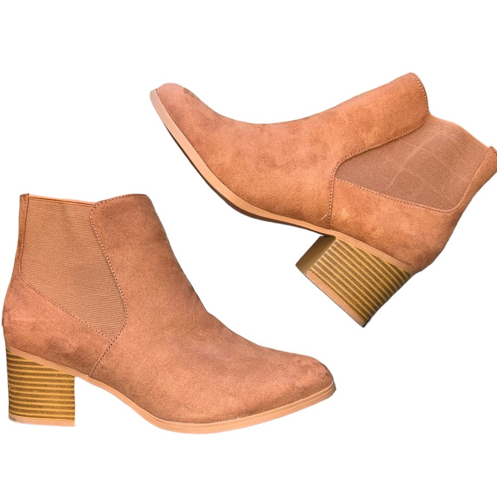Divided H&M tan faux suede ankle boots with chunky heels NWOT